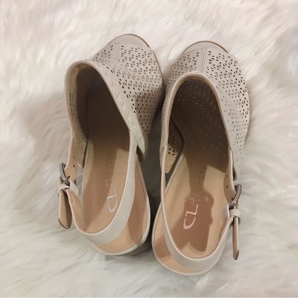 CL By Laundry open toe booties heels size 9 - Picture 9 of 9